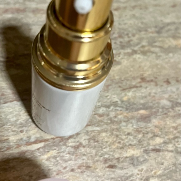 New Christian Dior 4-piece skincare bundle set with cosmetic bag - Picture 10 of 16